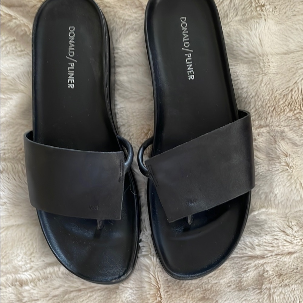 Donald Pliner Black Slide Sandals Minimalist Design Worn 2x Genuine Leather